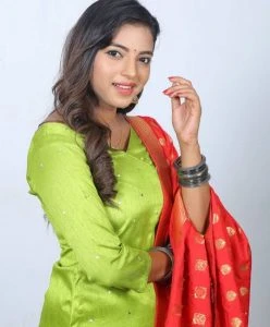 Yashashwii as Chitra